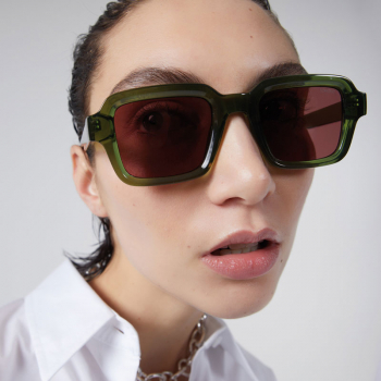 Komono  Sonnenbrille Lionel Fernt, Gestell transparent grün, Linsenfarbe dunkelviolett, style Frau